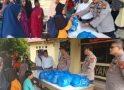 Giat Bakti Sosial dan Jumat Berkah, Kapolsek Siak Hulu Kolaborasi Dengan Redaksi MO Harimaupagi.com Berbagi Sembako