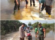 Luar Biasa, Bhabinkamtibmas Bersama Babinsa Koramil 06/Siak Hulu Bersinergi Giat Goro Di Desa Buluh Cina