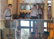Responsif, Kapolsek Siak Hulu Lakukan Pengecekan Logistik Kotak Suara di 3 PPS Desa Pasca Banjir