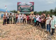 Kapolsek Siak Hulu Bersama Danramil 06/Siak Hulu Pimpin Giat Program Penanaman Jagung 1 Juta Hektar Di PT. Wasundari Indah