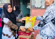Luar Biasa, Pengurus PGRI Cabang Kampar Kiri Hilir Peduli Kemanusiaan Serahkan Bantuan Kepada Sekolah Terdampak Banjir