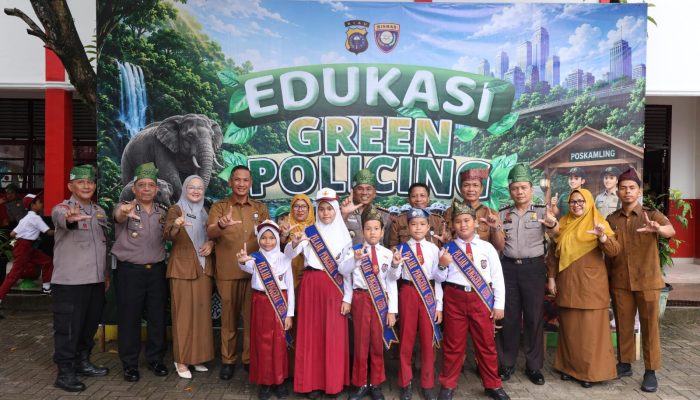 Polda Riau Tanamkan Green Policing ke Pelajar SDN 42 Pekanbaru, Edukasi Lingkungan Sejak Dini
