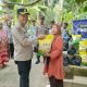 Pimpin Jumat Berkah dan Jumat Curhat di Lubuk Siam, Kapolsek Siak Hulu Salurkan Sembako bagi Janda dan Warga Kurang Mampu