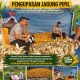 Personel Polsek Kerinci Kanan Gotong Royong Kupas dan Pipil Jagung Hasil Panen Kuartal III Tahun 2026, Dukung Asta Cita Presiden RI