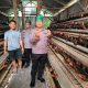 Kapolsek Kerinci Kanan Tinjau Budidaya Ayam Petelur di Kampung Delima Jaya, Dukung Ketahanan Pangan